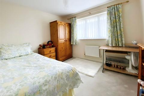 17 Arbery Way, Arborfield, Reading, RG2 9FG