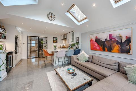 4 bedroom terraced house for sale, Beechcroft Road, London SW17