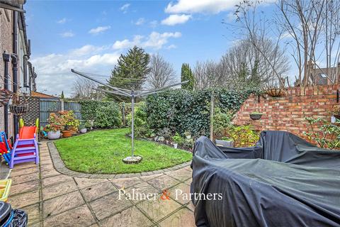 4 bedroom semi-detached house for sale, Hillview Avenue, Hornchurch RM11