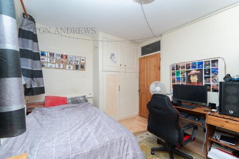 21 The Croft, London, W5 2JW