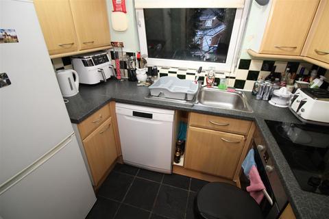 1 bedroom maisonette for sale, Pound Hill, Crawley