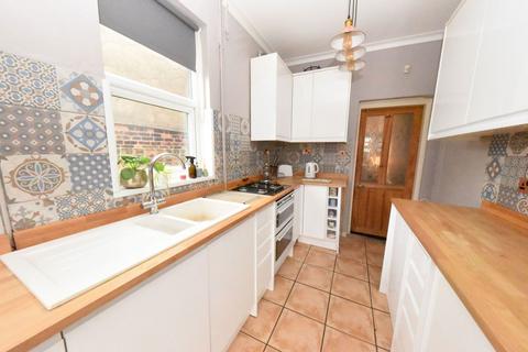 3 bedroom end of terrace house for sale, Dell Road, Birmingham B30