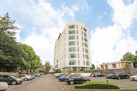 1 bedroom flat for sale, Aitman Drive, Brentford TW8