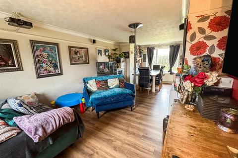 56 Chesil Walk, Corby, NN18 0DN