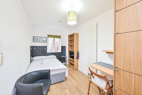 undefined, Finchley Road, Hampstead, London, NW3