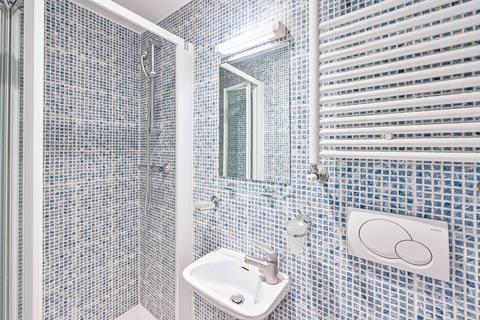 undefined, Finchley Road, Hampstead, London, NW3