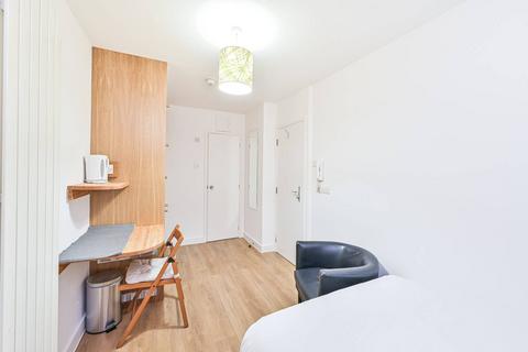 undefined, Finchley Road, Hampstead, London, NW3