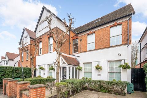 Finchley Road, Hampstead, London, NW3