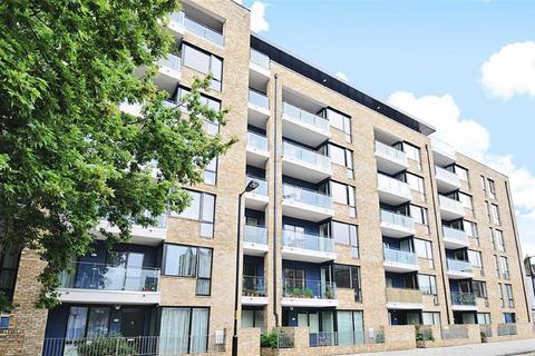 3 bedroom flat for sale, Boyson Road, London SE17