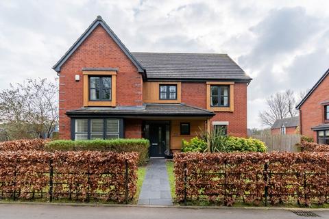 4 bedroom detached house for sale, 32 Winstones Road