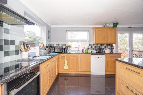 3 bedroom semi-detached house for sale, Coventry Road, St. Leonards-On-Sea