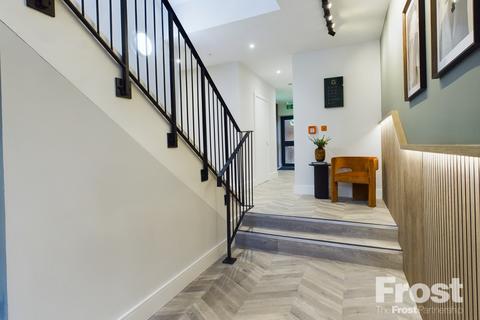 2 bedroom apartment to rent, Station Road, Gerrards Cross, Buckinghamshire, SL9