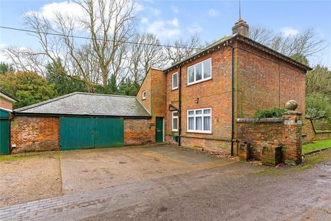 3 bedroom semi-detached house to rent, The Hyde, Luton, Bedfordshire, LU2