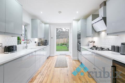 5 bedroom house for sale, Fairmile Avenue, London SW16