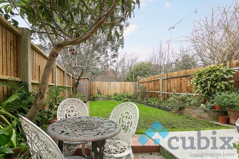 5 bedroom house for sale, Fairmile Avenue, London SW16