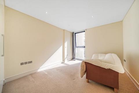 1 bedroom flat for sale, Trafalgar Point, Downham Road, London, N1