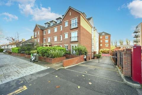 2 bedroom apartment for sale, Golden Court, Isleworth, Middlesex, TW7