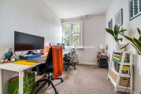 2 bedroom house to rent, Coteford Street London SW17