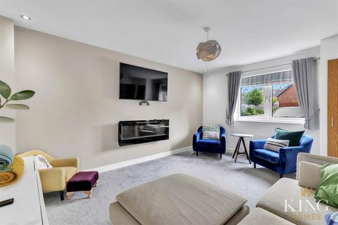 12 Queen Elizabeth Way, Bidford On Avon, Alcester, B50 4GN
