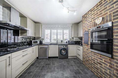 4 bedroom terraced house for sale, Hemsby Road, Chessington KT9