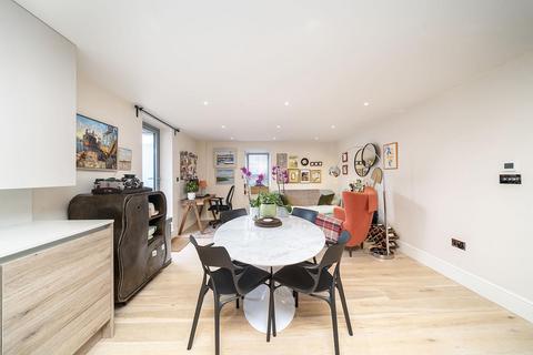 2 bedroom flat for sale, Hermes Street, London