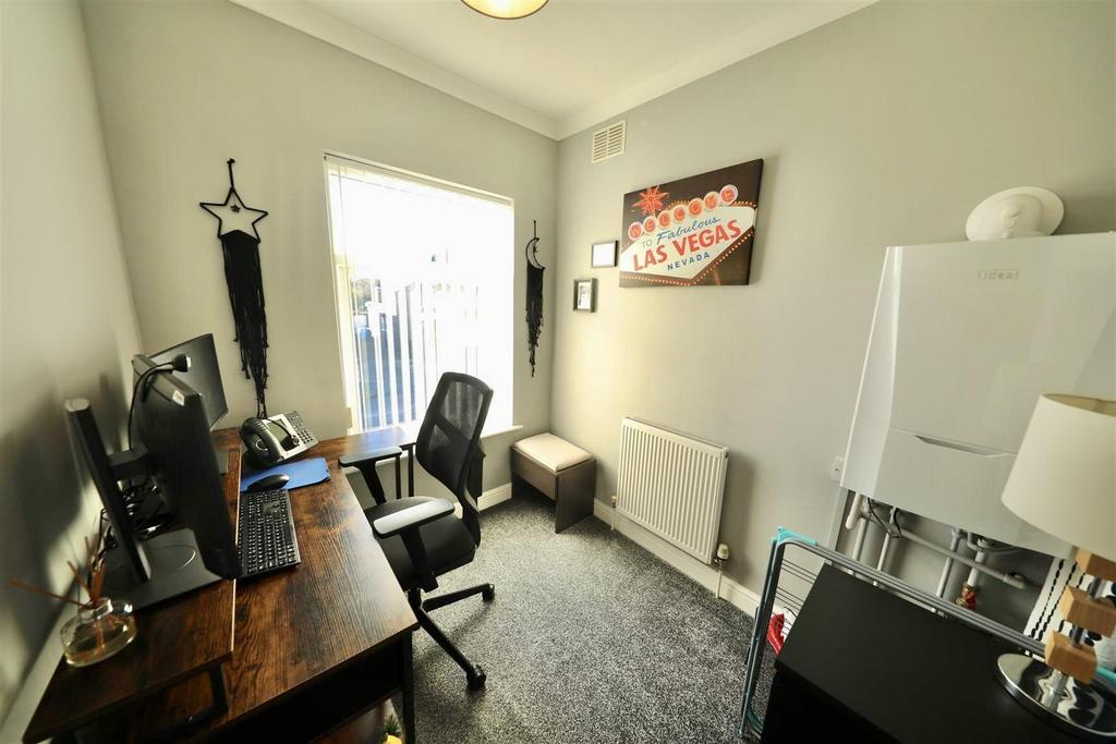 L1 Or3 LGA2 EWi Eou55 Zojv Q.jpg