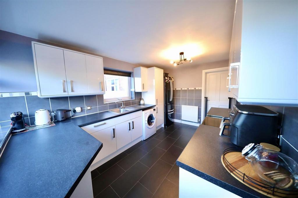 L Zna Gx K91ki Snu R8ly UUvg.jpg