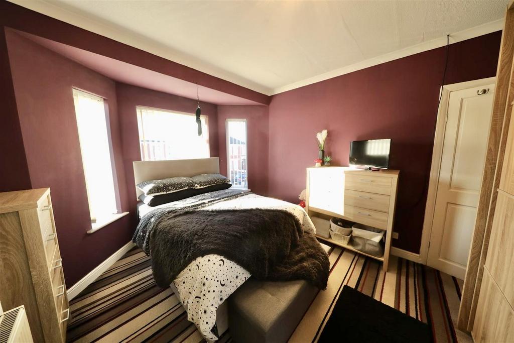 N1 Kdy If8 OUCQ9 B4 Gz9hwv A.jpg