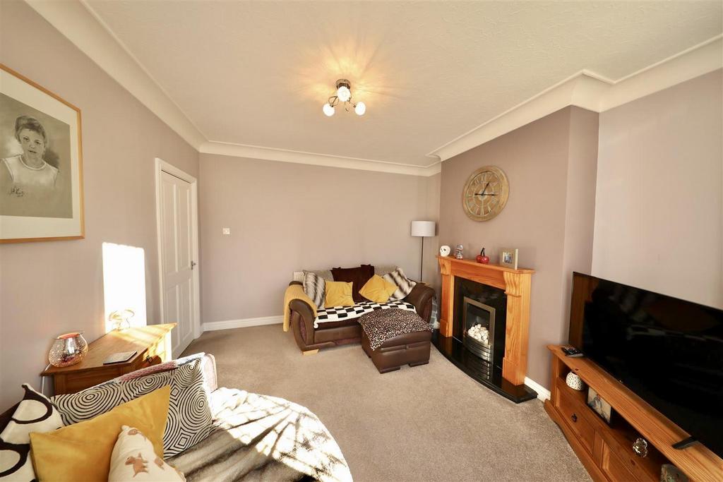 7 LLTMVy1u Uu Orm ECN5a PLg.jpg