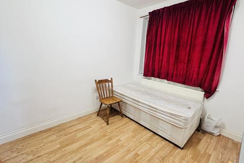 House share to rent, Kenton Road, Harrow HA3