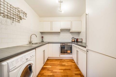 2 bedroom flat to rent, Durward Street, London E1