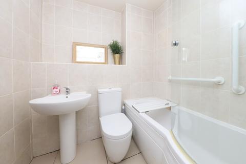 1 bedroom apartment for sale, Dingles Court, Pinner HA5