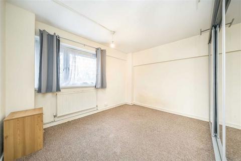 2 bedroom flat to rent, Eltham Road, London SE12