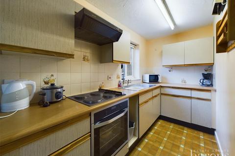 1 bedroom retirement property for sale, Westdeane Court, Basingstoke RG21