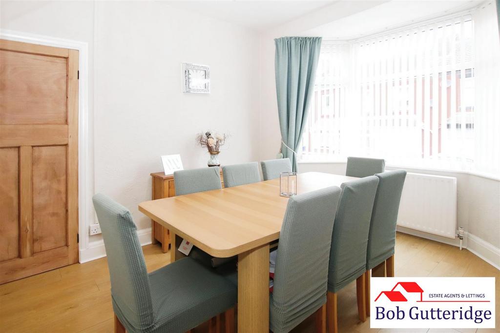 Bay fronted dining room