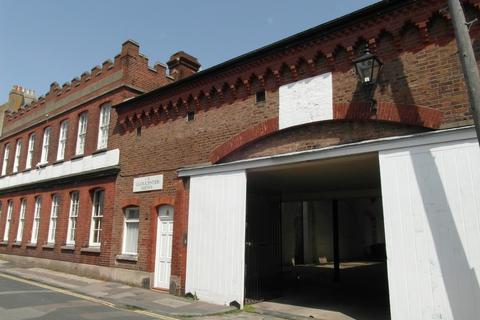 Gloucester Mews, Gloucester Road