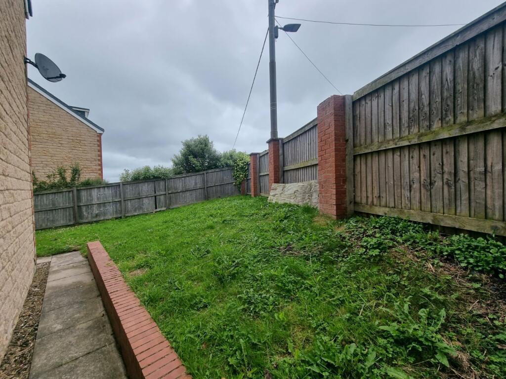 Side garden.jpeg