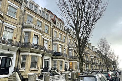 2 bedroom apartment to rent, First Avenue, Hove