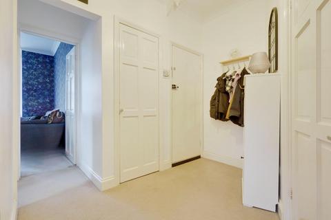 2 bedroom flat for sale, St. Andrews Road, Southend-on-sea, SS3