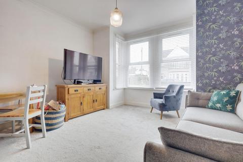 2 bedroom flat for sale, St. Andrews Road, Southend-on-sea, SS3