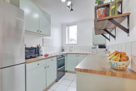 2 bedroom flat for sale, St. Andrews Road, Southend-on-sea, SS3