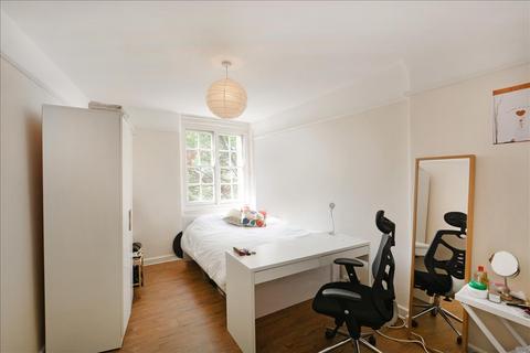 3 bedroom apartment to rent, Hastings Street, Kings Cross, WC1H