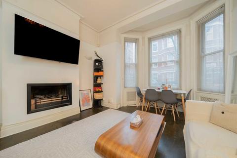 1 bedroom flat for sale, Fitzgeorge Avenue, London W14