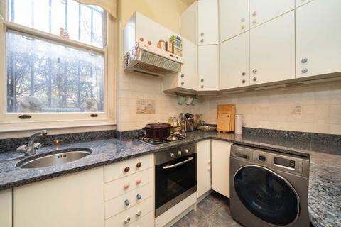 1 bedroom flat for sale, Fitzgeorge Avenue, London W14