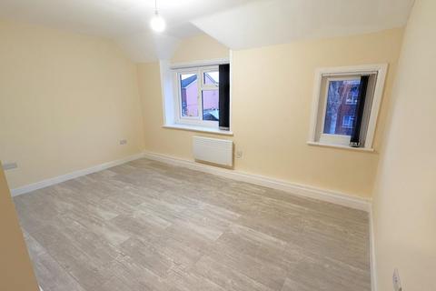 2 bedroom flat to rent, 103 Walton Road, Woking GU21