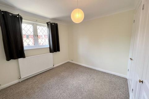 3 bedroom semi-detached house to rent, Broadhurst Grove, Basingstoke RG24