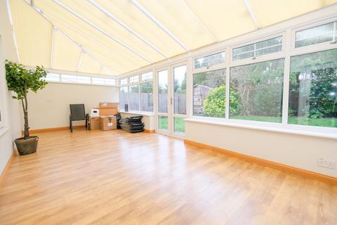 8 Abbey Close, Orpington, BR6 9BF