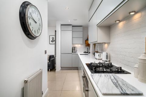 2 bedroom apartment to rent, Hollywood Court, Chelsea SW10