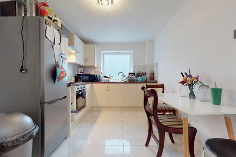 4 bedroom townhouse to rent, Barnfield Place, Londonhttps://login3.vebraalto.com/#properties/176 E14