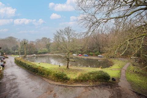 3 bedroom end of terrace house for sale, Holden Corner, Southborough